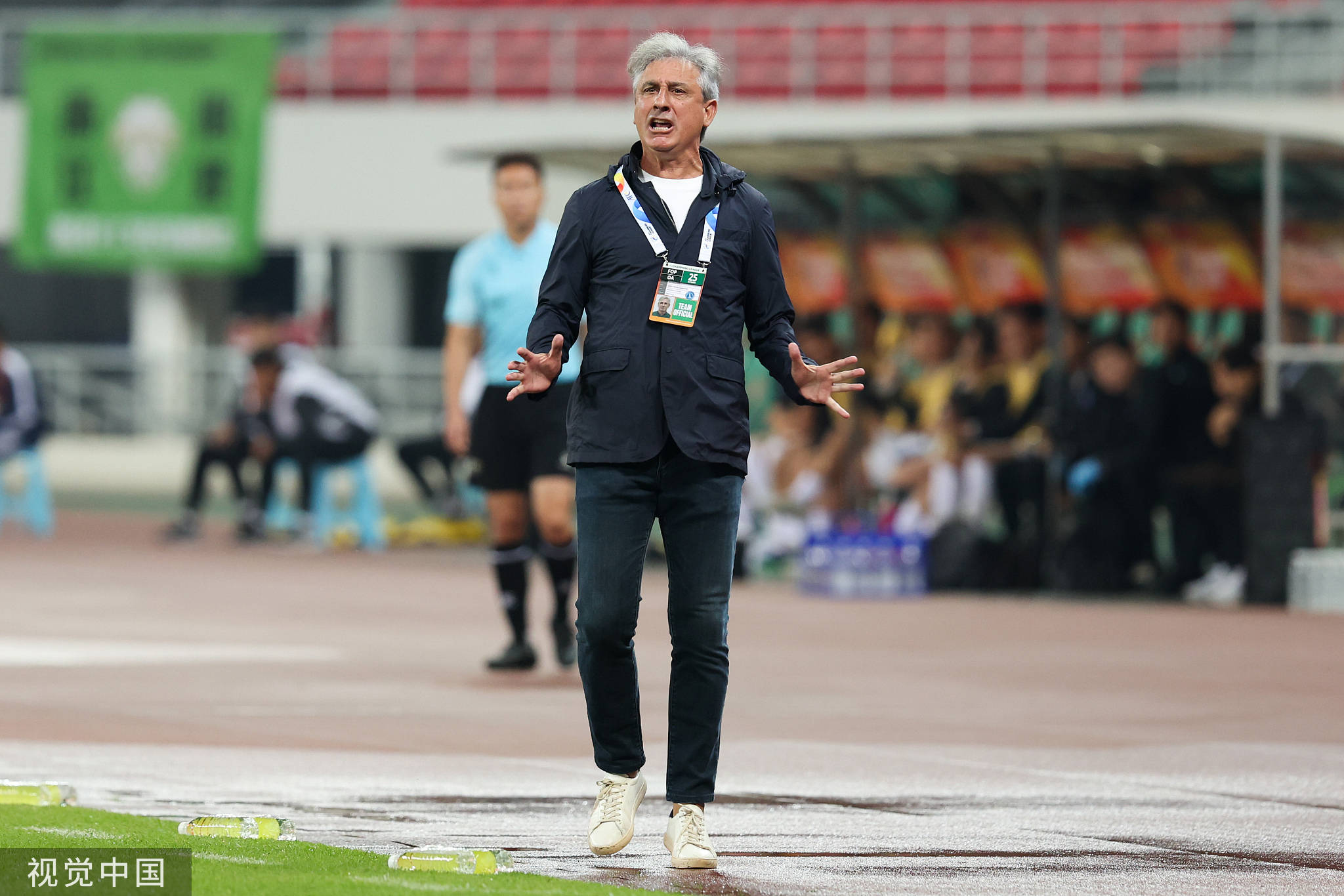 爱游戏平台-关于多特蒙德迎亚冠关键赛；冲刺阶段造点机会；震撼外界；临场指挥获称赞的信息