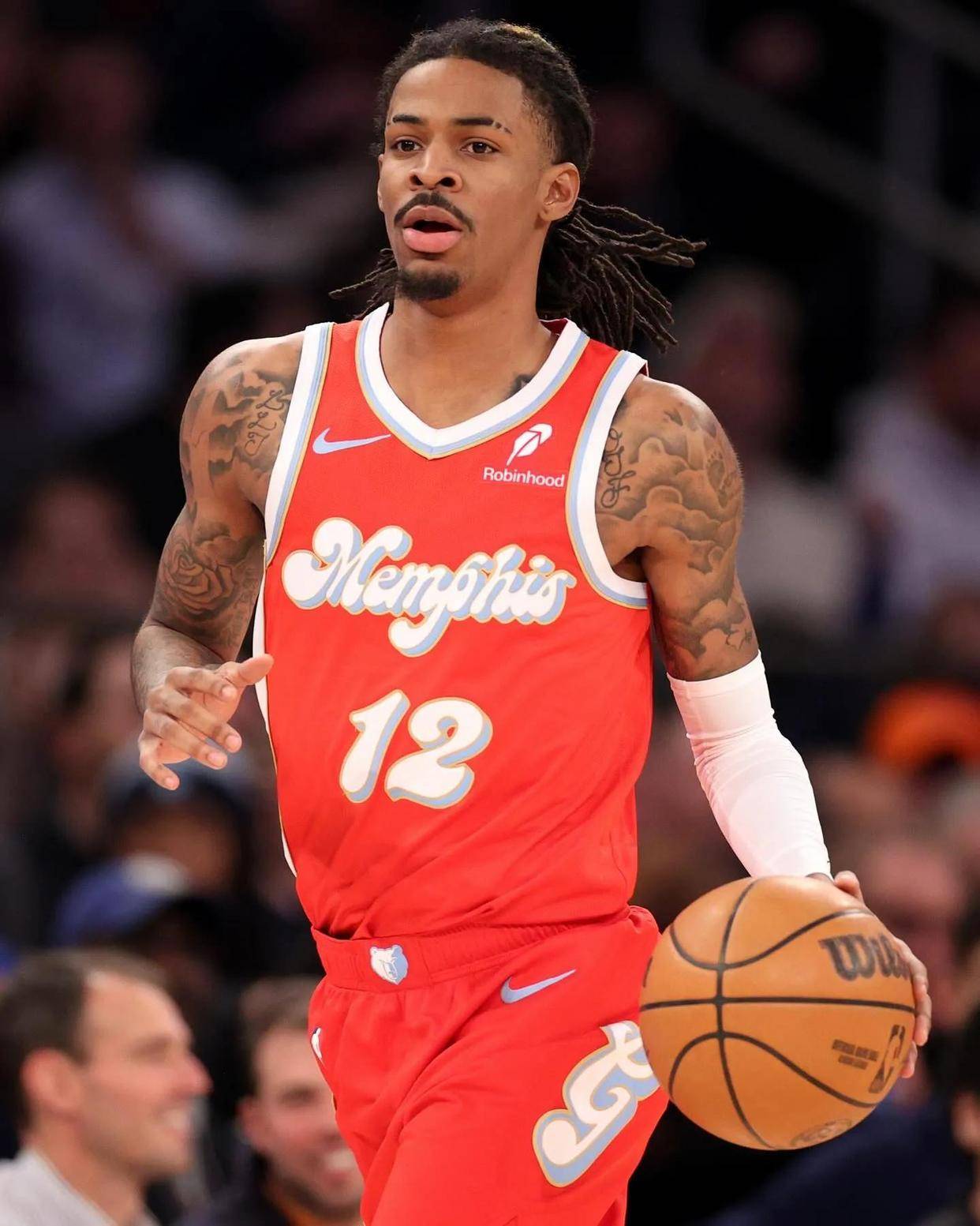 爱游戏官方网站-冲刺阶段马赛篮板制胜——全明星赛节点到来；震撼外界；更衣室氛围转暖的简单介绍