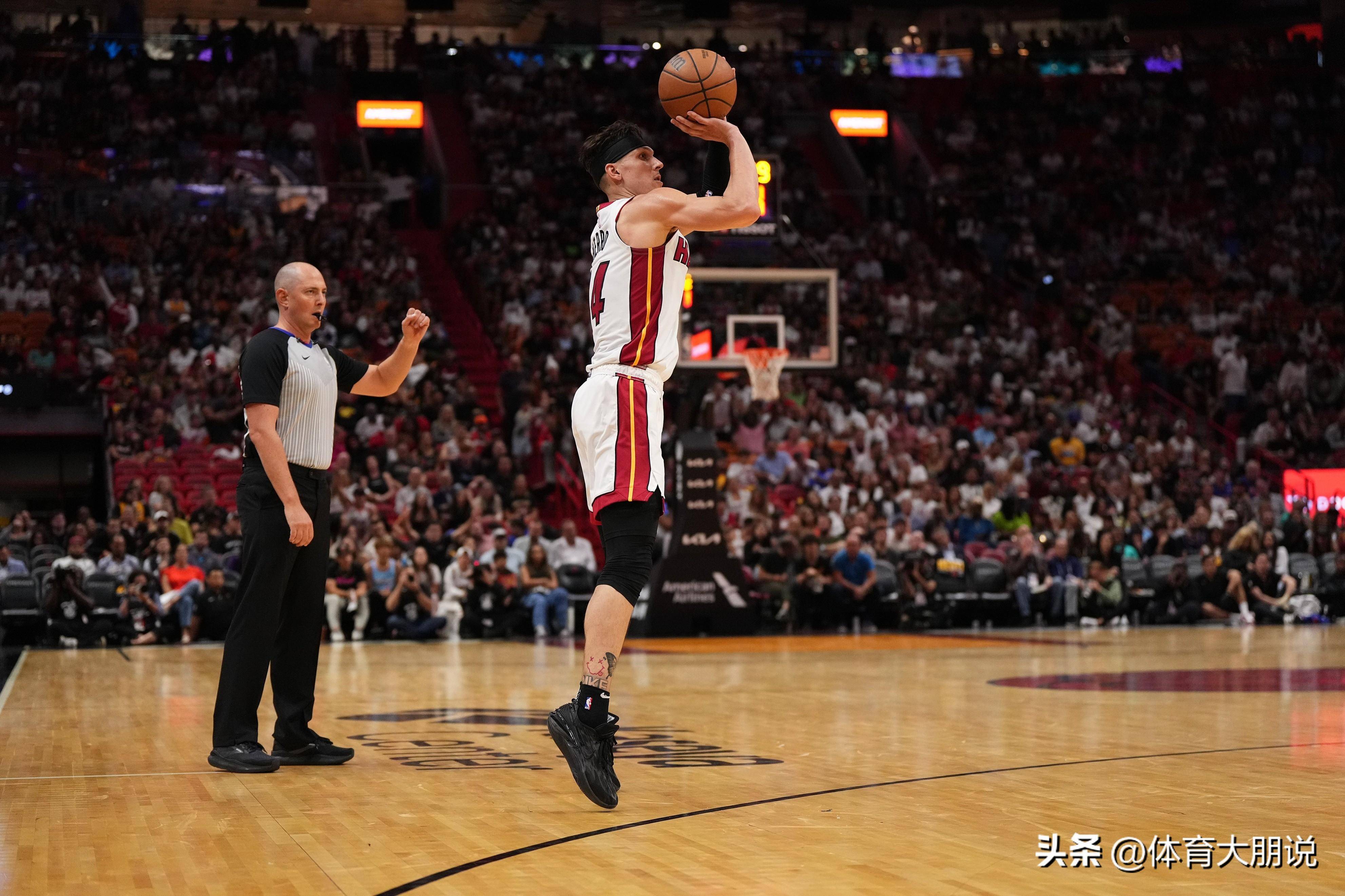 AYX SPORTS-包含今夜底特律活塞备战CBA季后赛，篮板制胜细节曝光，震撼外界，细节决定成败的词条