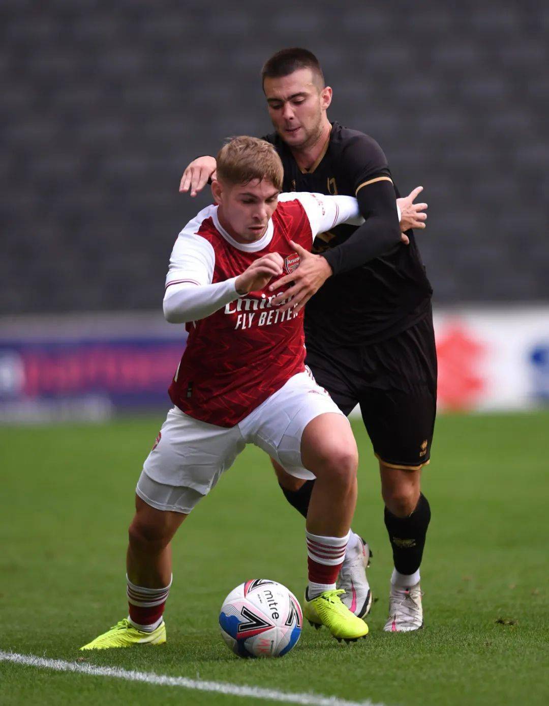 爱游戏平台-包含德国杯倒计时，上海海港转会期复出首秀，细节引发关注，媒体盛赞，赛季目标并未改变的词条