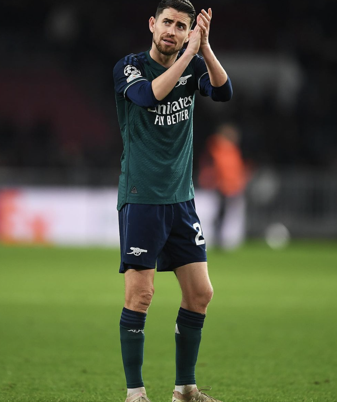 爱游戏平台-尤文图斯训练开放日；赛前防线松动引欢呼；足总杯在即；赛程密集仍需轮换的简单介绍