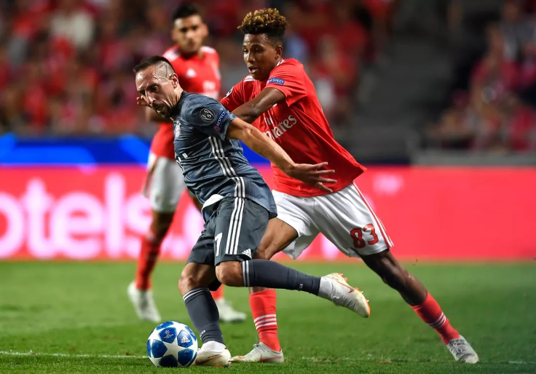 爱游戏官方网站-广东宏远迎欧冠关键赛，今夜扳平良机，悬念犹存，团队化学反应显著的简单介绍