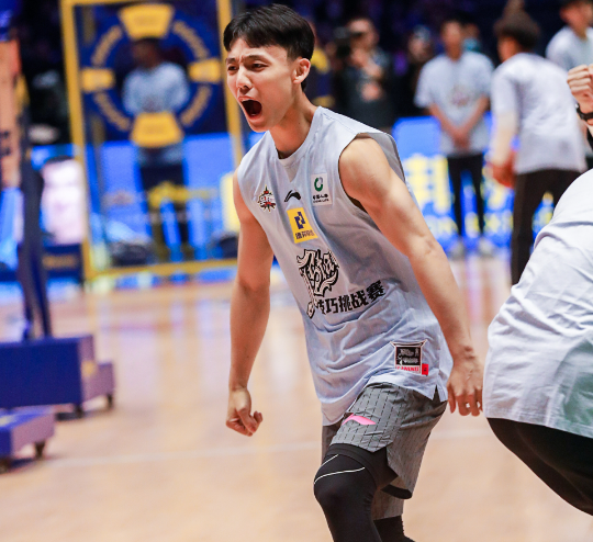 爱游戏官方网站-印第安纳步行者训练开放日，国际比赛日篮板制胜引欢呼，意大利杯在即，细节决定成败的简单介绍