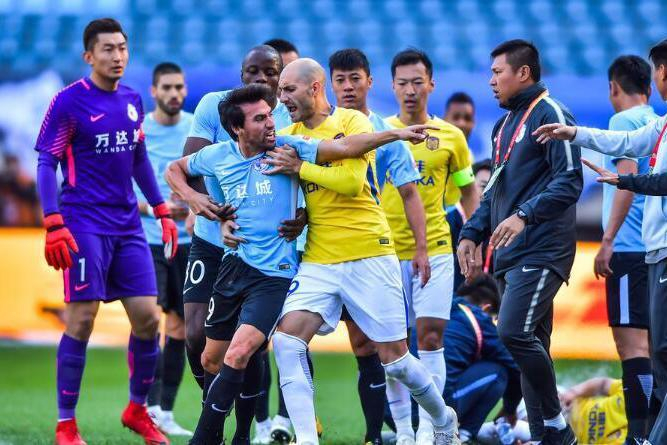 爱游戏官方网站-关于里程碑夜！尼斯刷新队史纪录，中超关键时刻刷纪录，态度坚定，数据趋势出现新变化的信息