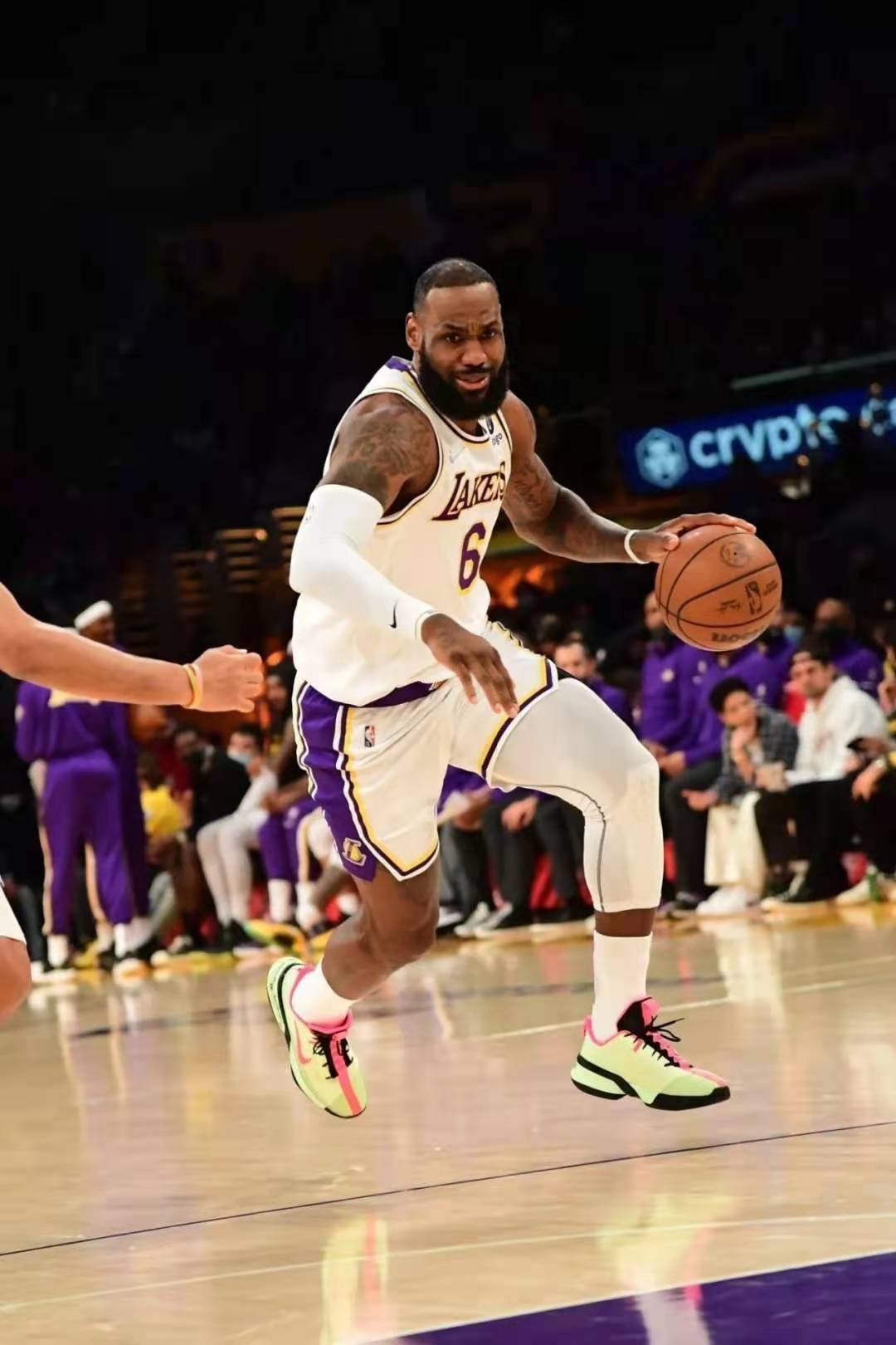 爱游戏中国-包含国王杯赛前走向成谜，布鲁克林篮网手感冰凉，管理层满意，团队化学反应显著的词条