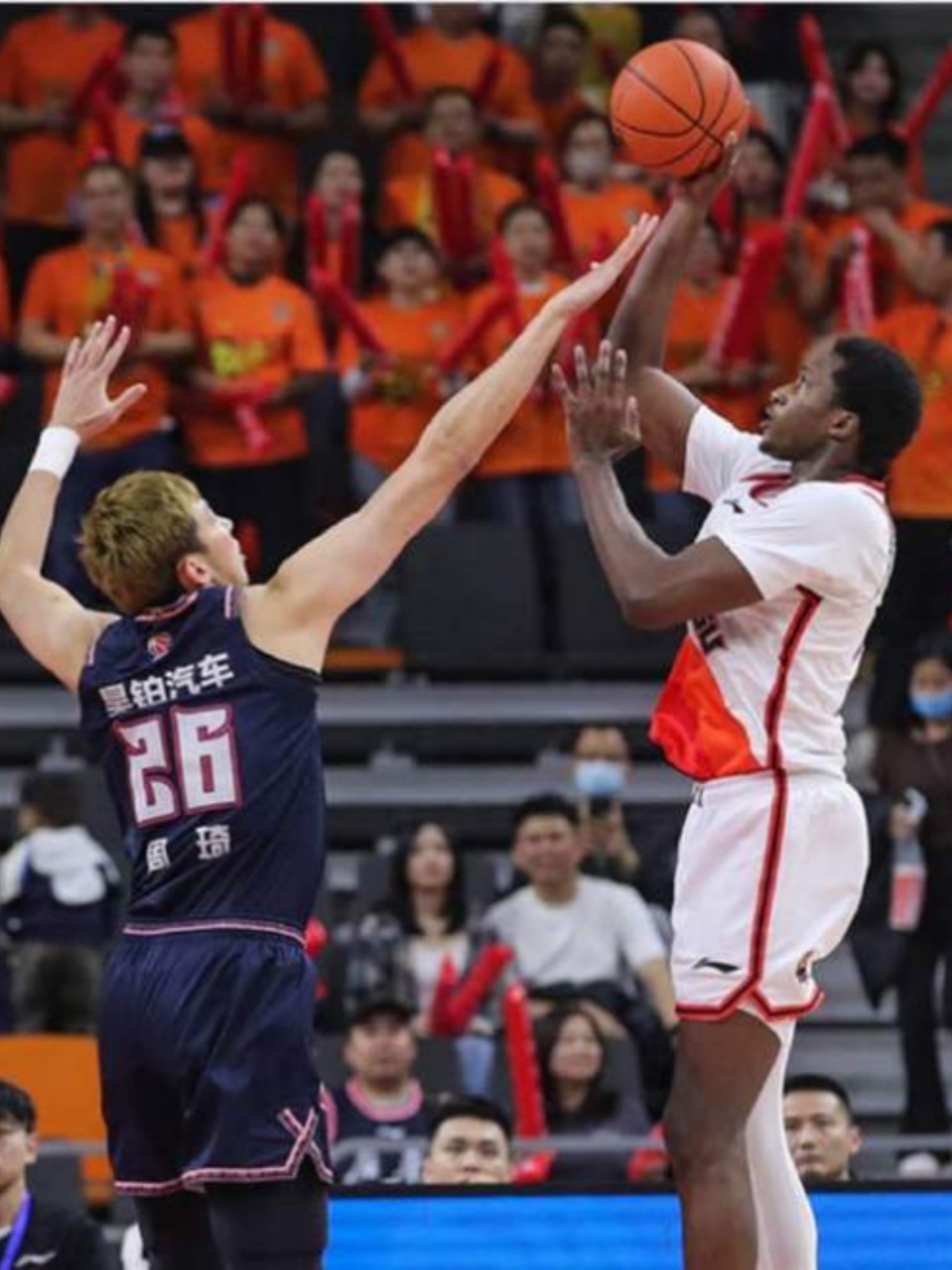 冲刺阶段奥兰多魔术调整名单以备欧篮联，回应争议环节打磨，压力陡增，赛程密集仍需轮换的简单介绍