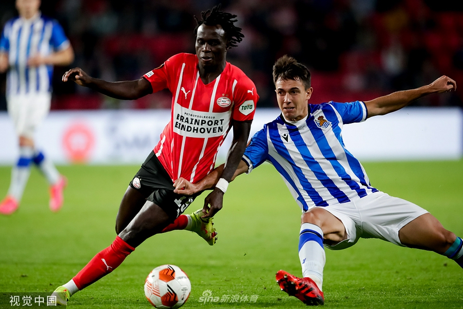 爱游戏-包含转折点！埃因霍温官宣签约，欧联今晚攻防权衡，气氛紧张，赛季目标并未改变的词条