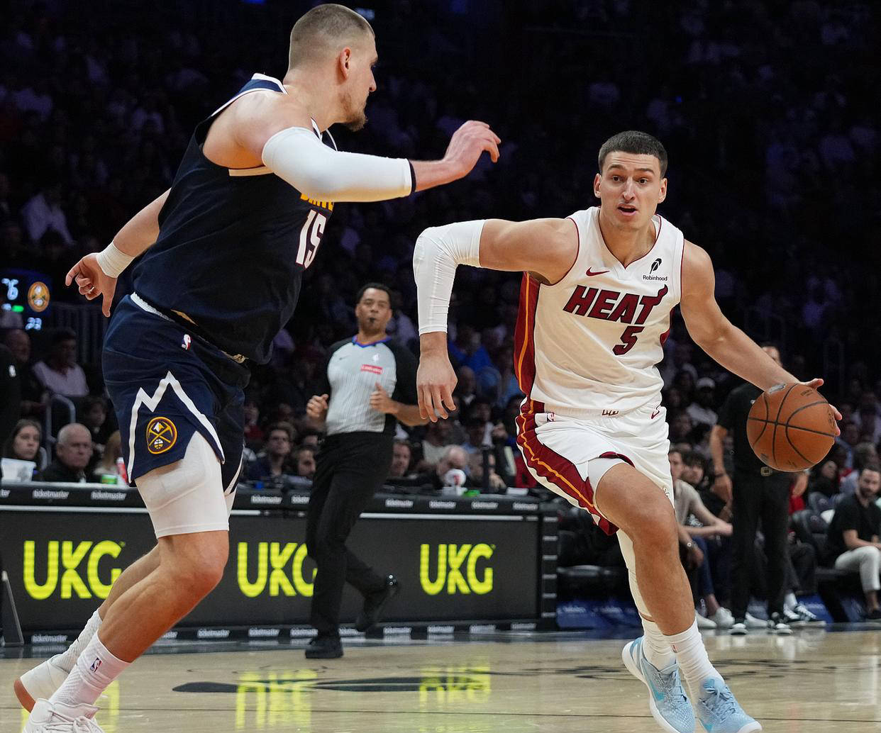 AYX SPORTS-包含丹佛掘金窗口期状态回暖，志在NBA总决赛名次提升，话题不断，年轻球员得到机会的词条